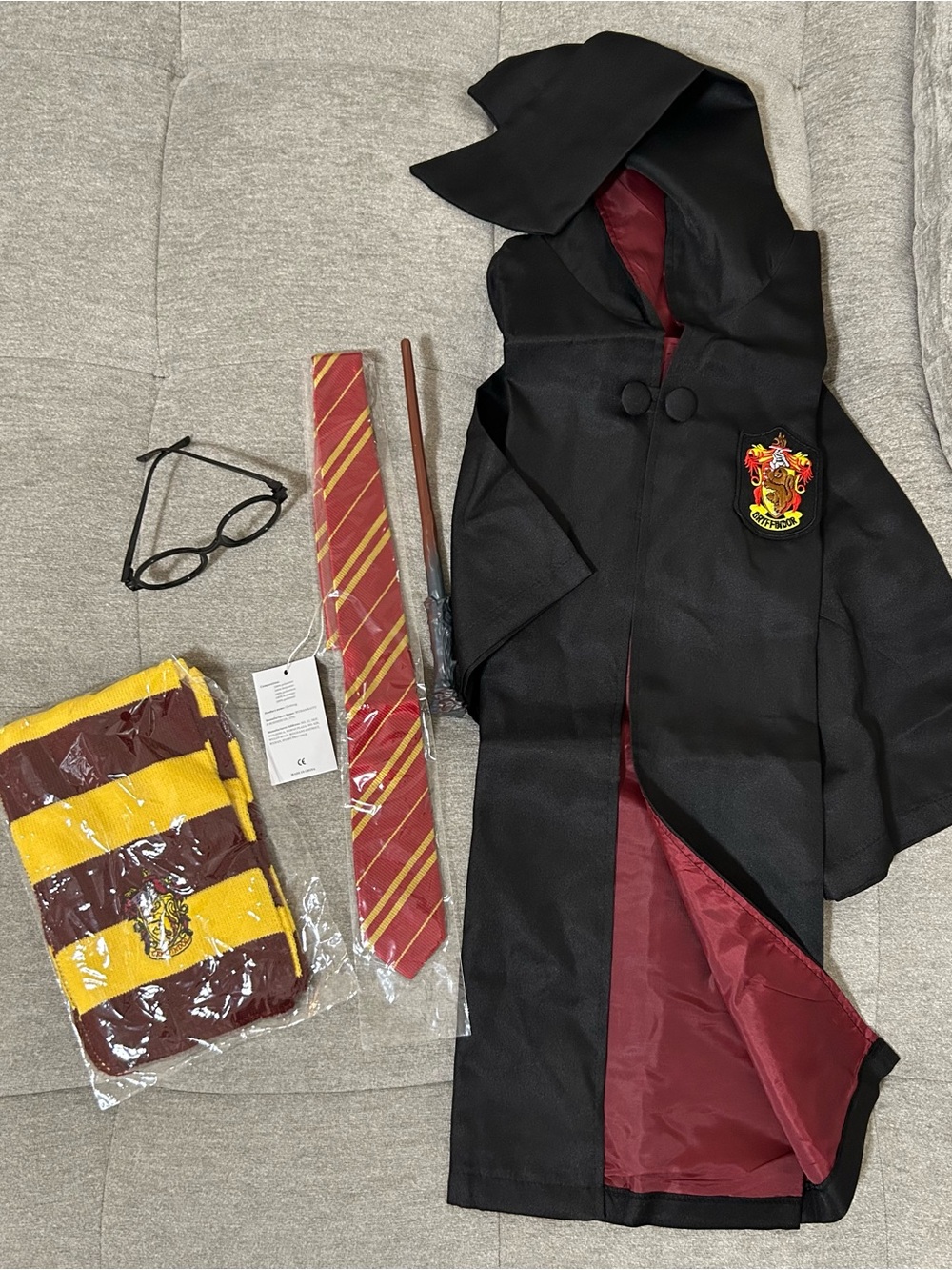 Harry Potter Gryffindor Costume Set (unbranded)